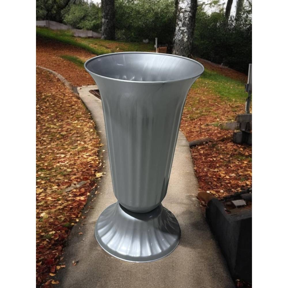 Vaza plastic cimitir 30 cm gri Vaza plastic cimitir 30 cm gri