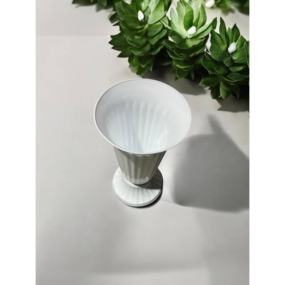 Vaza plastic cimitir 30 cm alba Vaza plastic cimitir 30 cm alba